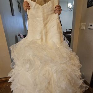 Wedding gown